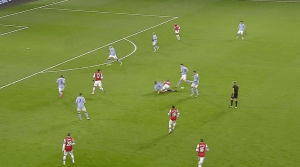 kompany-tackle-on-wilshere-05